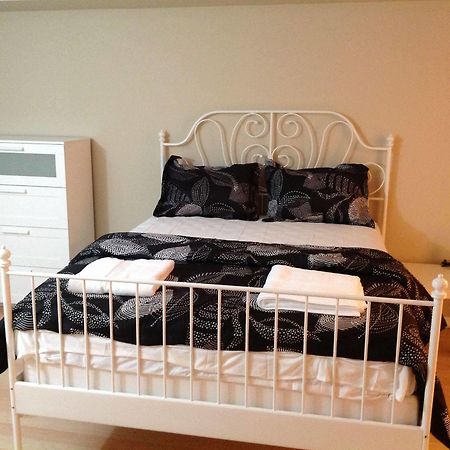 Oxford Furnished Apartments, Миссиссага Экстерьер фото
