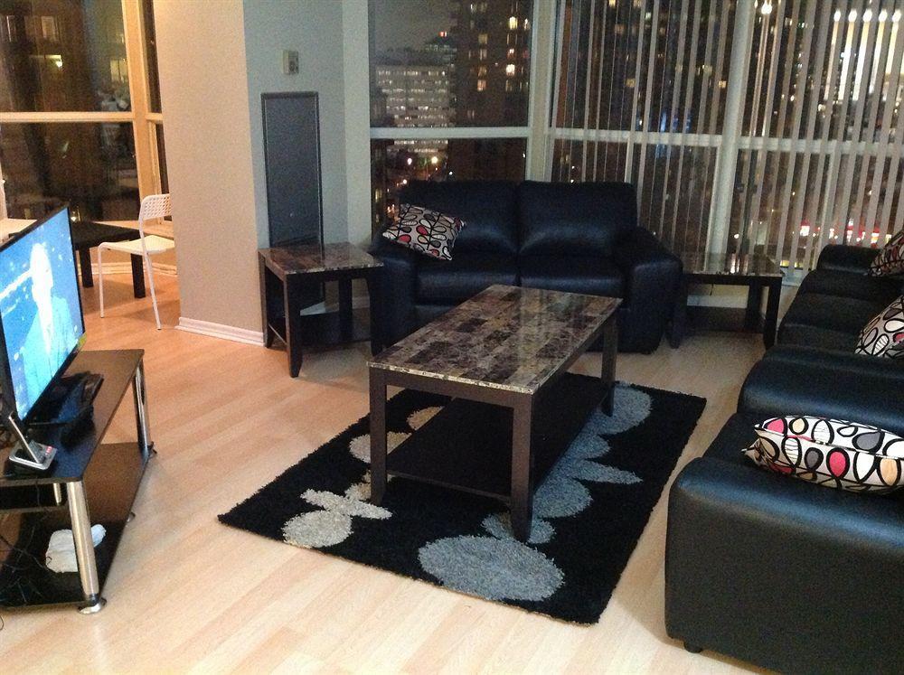 Oxford Furnished Apartments, Миссиссага Экстерьер фото
