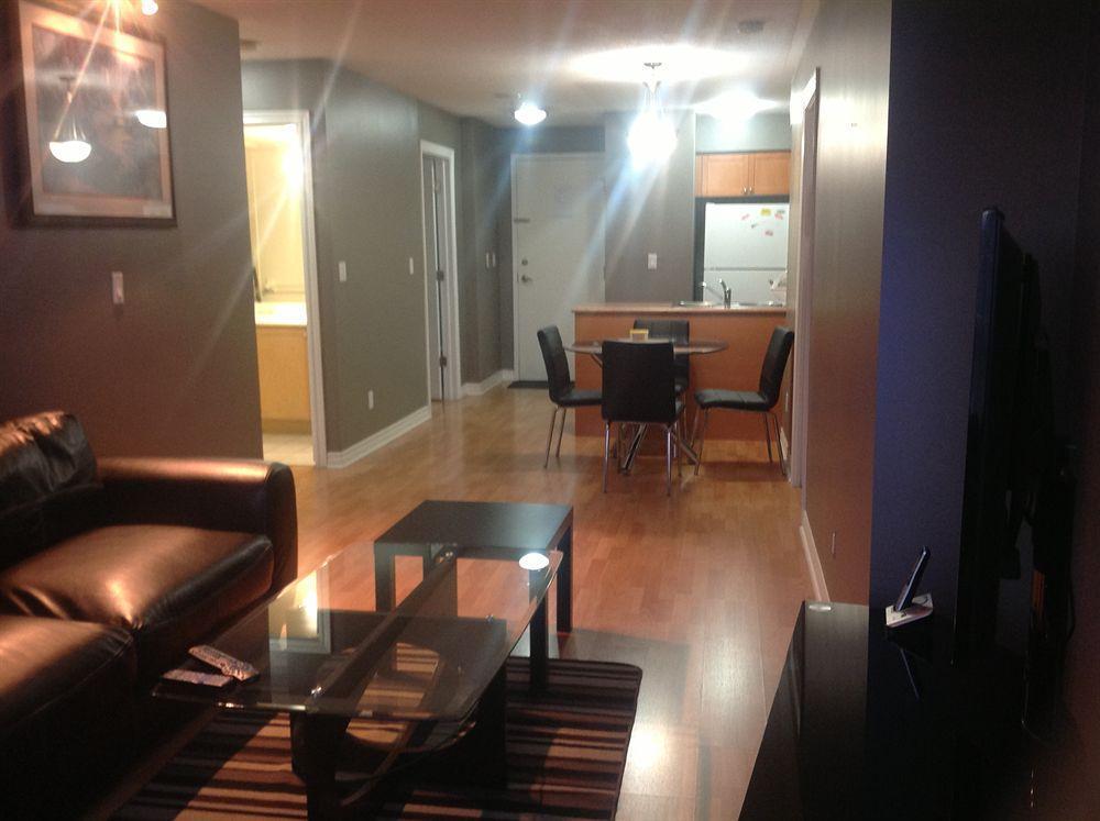 Oxford Furnished Apartments, Миссиссага Экстерьер фото