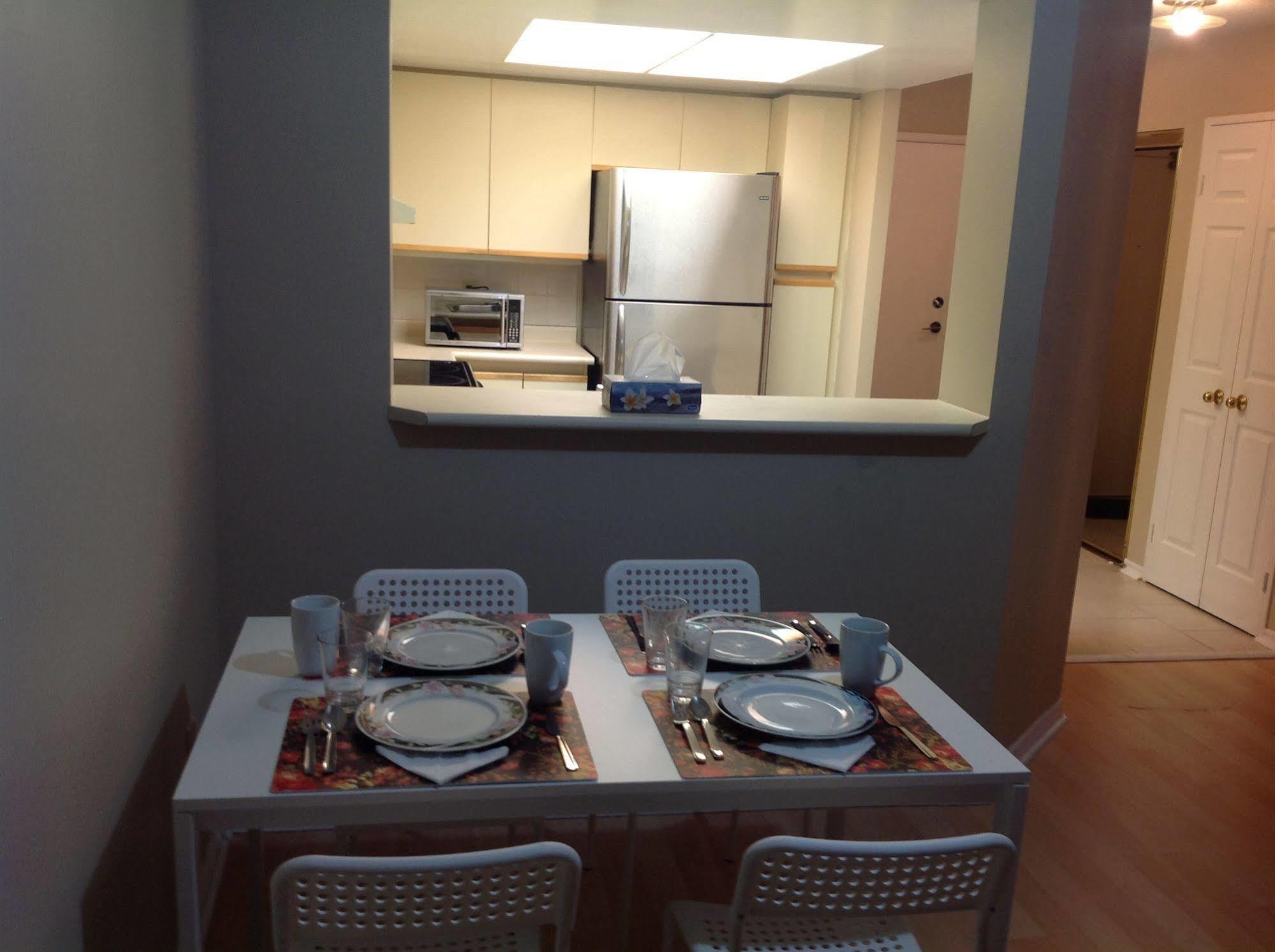 Oxford Furnished Apartments, Миссиссага Экстерьер фото