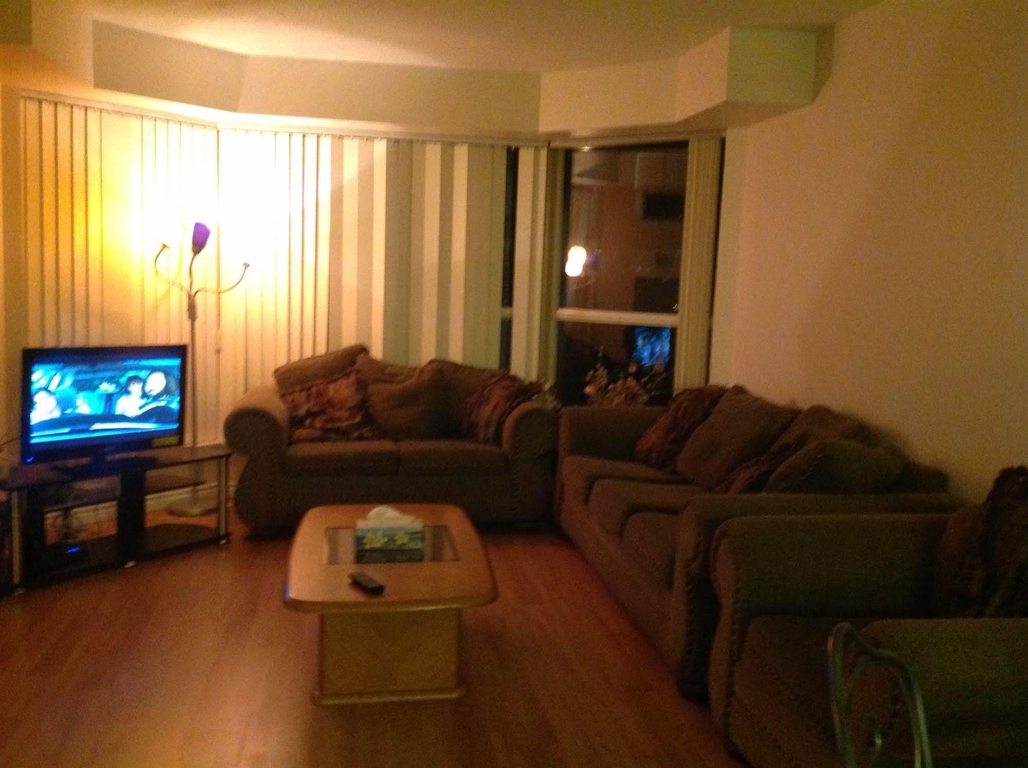 Oxford Furnished Apartments, Миссиссага Экстерьер фото