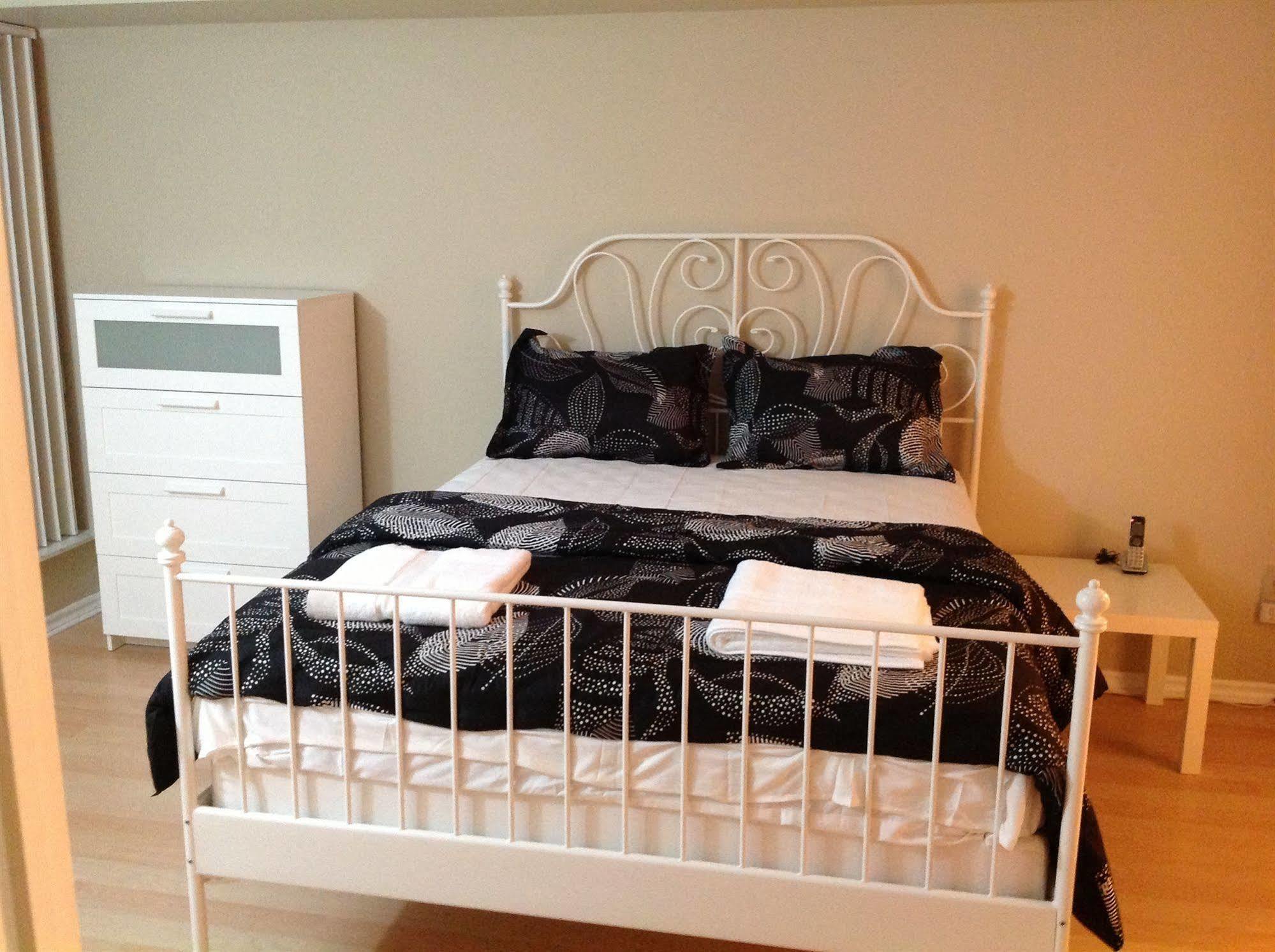 Oxford Furnished Apartments, Миссиссага Экстерьер фото