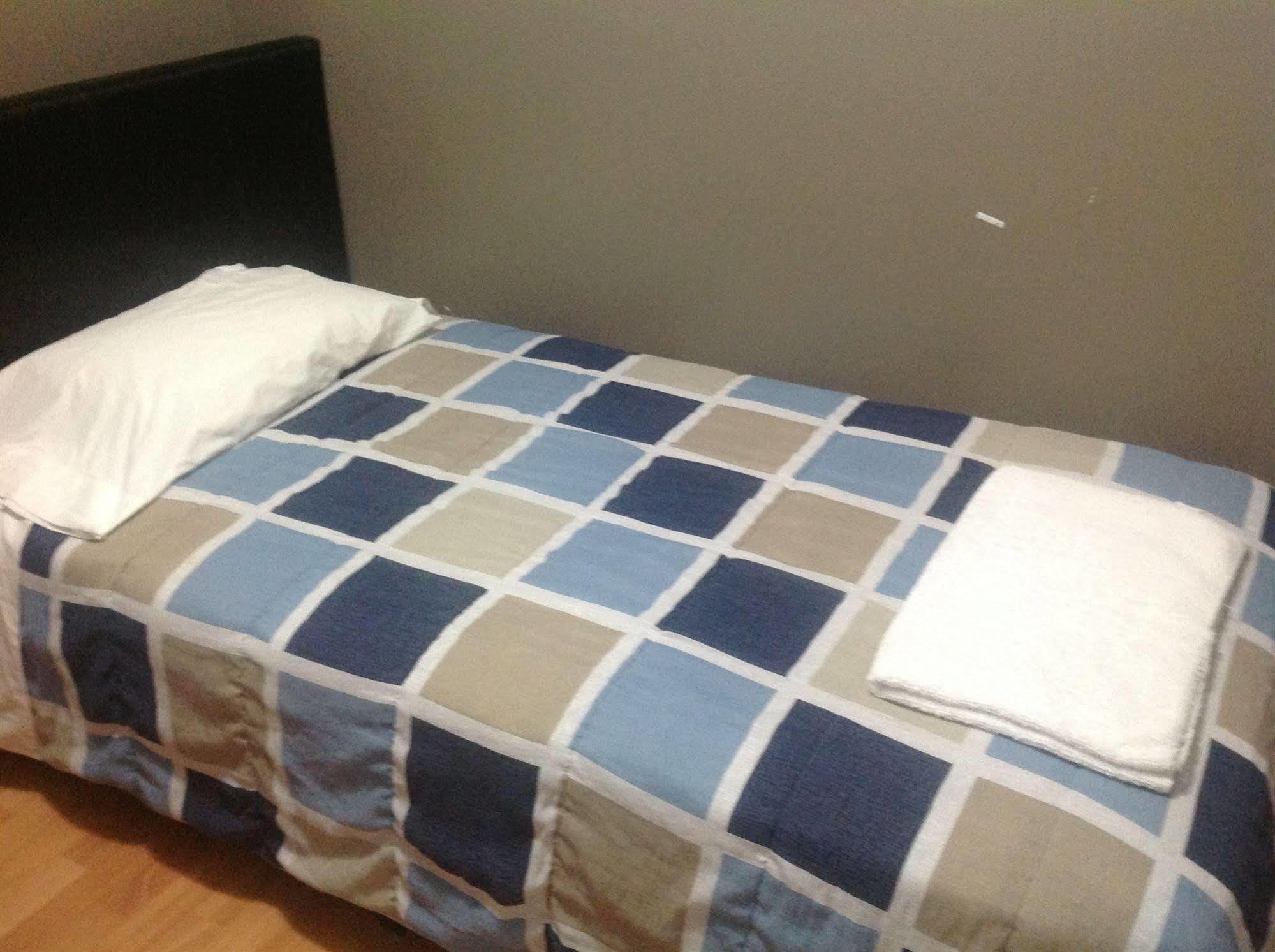 Oxford Furnished Apartments, Миссиссага Экстерьер фото