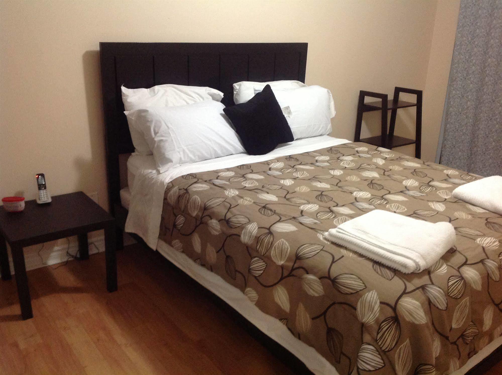 Oxford Furnished Apartments, Миссиссага Экстерьер фото